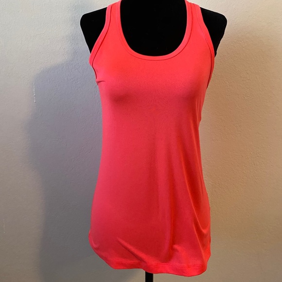 Set of 2 Nike tank tops - Picture 3 of 5